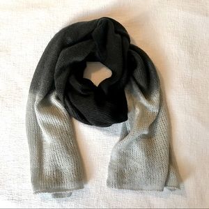 Forever21 Clack & Grey Ombré Scarf